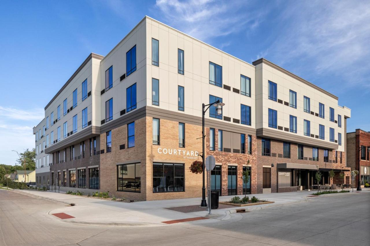 Courtyard By Marriott Owatonna Downtown Hotel Eksteriør billede