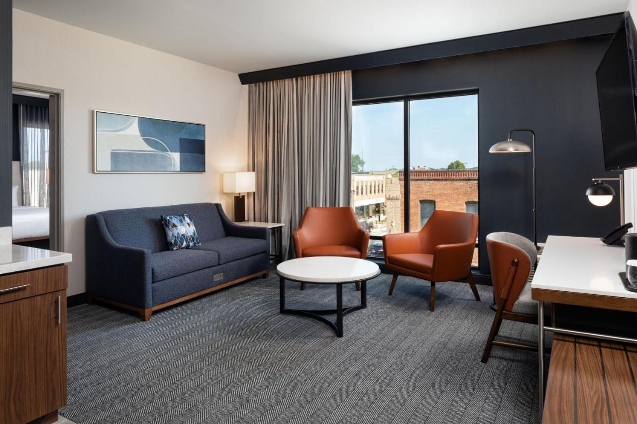 Courtyard By Marriott Owatonna Downtown Hotel Eksteriør billede