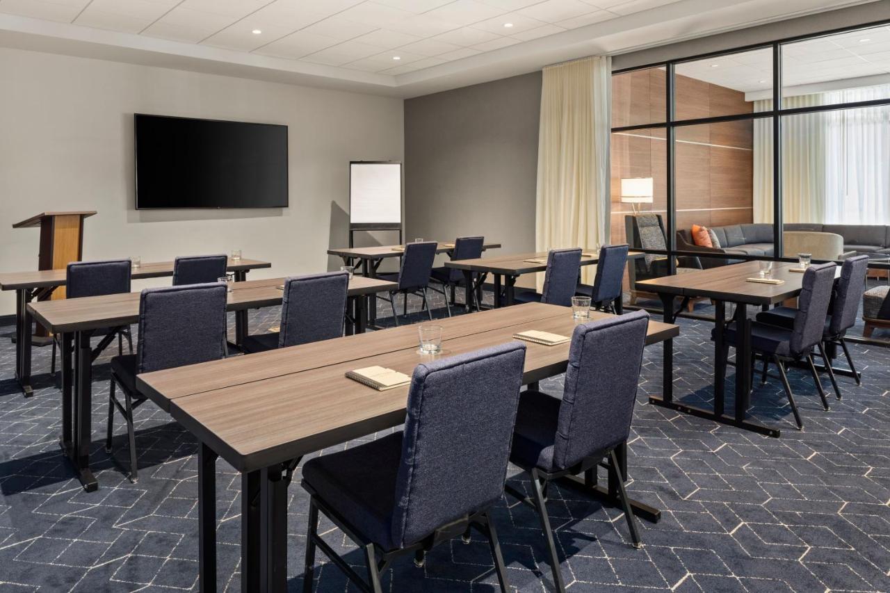 Courtyard By Marriott Owatonna Downtown Hotel Eksteriør billede